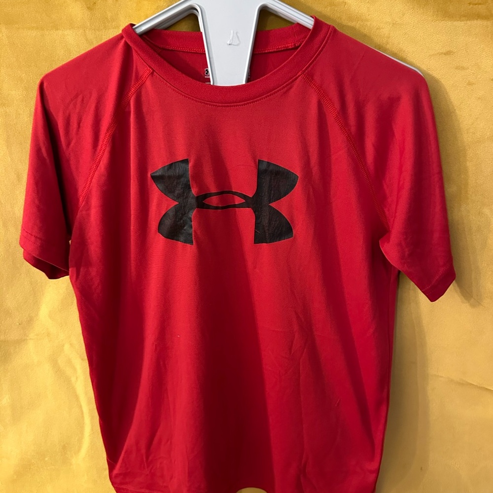 Under Armour HeatGear Red Shirt